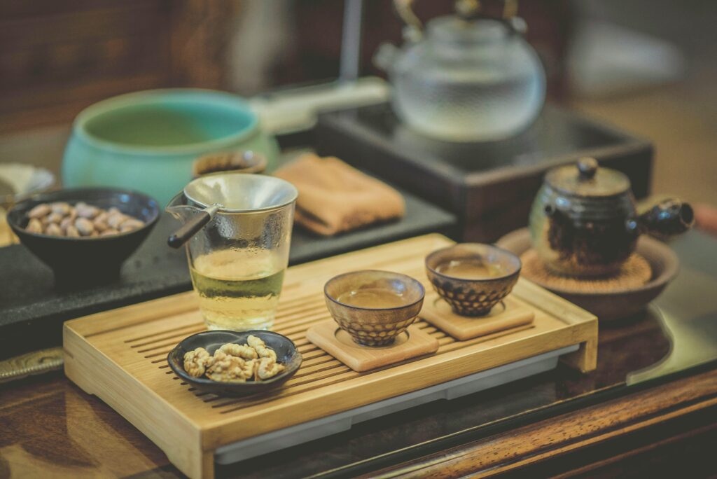 Geleneksel Çin çay seti bambu tepsi gongfu çay töreni fairness cup seramik fincanlar